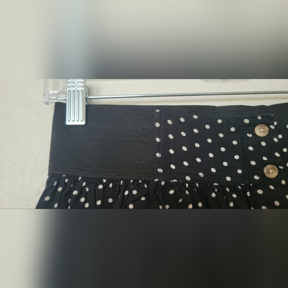 AMERICAN EAGLE black & white polka dots button front mini skirt. size XS - Picture 4 of 6